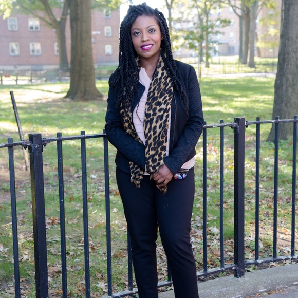 Meet Your Posher, Bethany - Picture 3 of 3